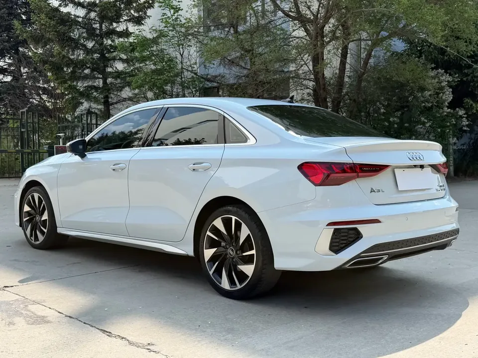 Audi A3 A3L Limousine 35 TFSI Fashionable and Elegant 2022 — миниатюра 2