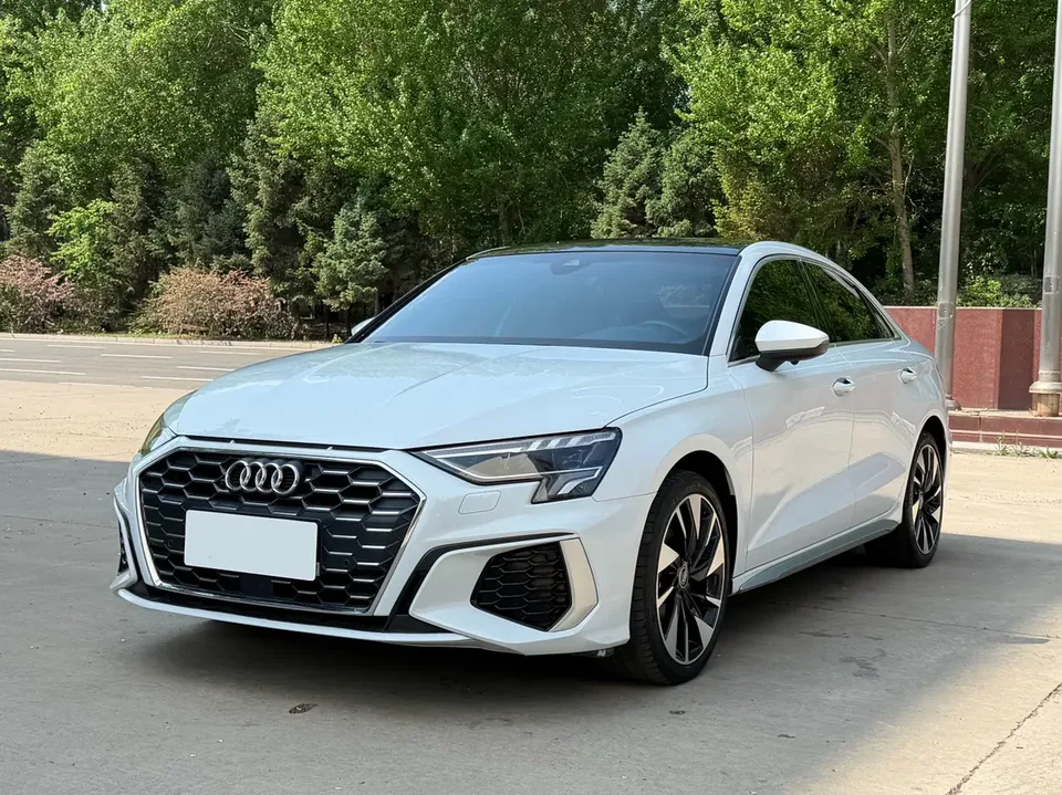 Audi A3 A3L Limousine 35 TFSI Fashionable and Elegant 2022 — фото 1, купить с доставкой в Москву