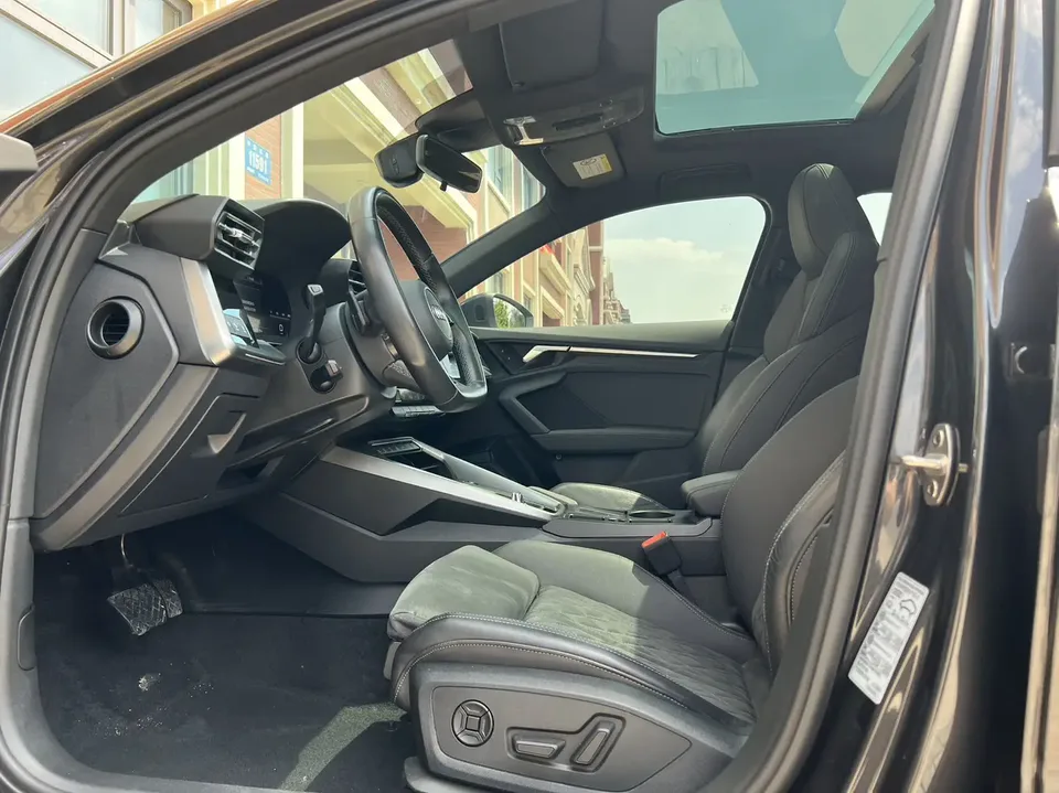Audi A3 Sportback 35 TFSI Luxury Sports Edition 2022 — миниатюра 5