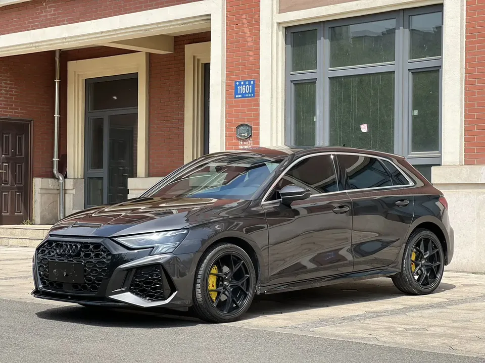 Audi A3 Sportback 35 TFSI Luxury Sports Edition 2022 — фото 1, купить с доставкой в Москву