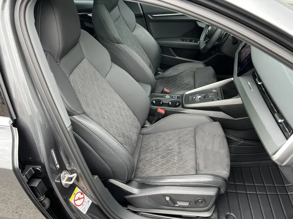 Audi A3 facelift A3L Limousine 35 TFSI luxury sports model 2023 — миниатюра 5