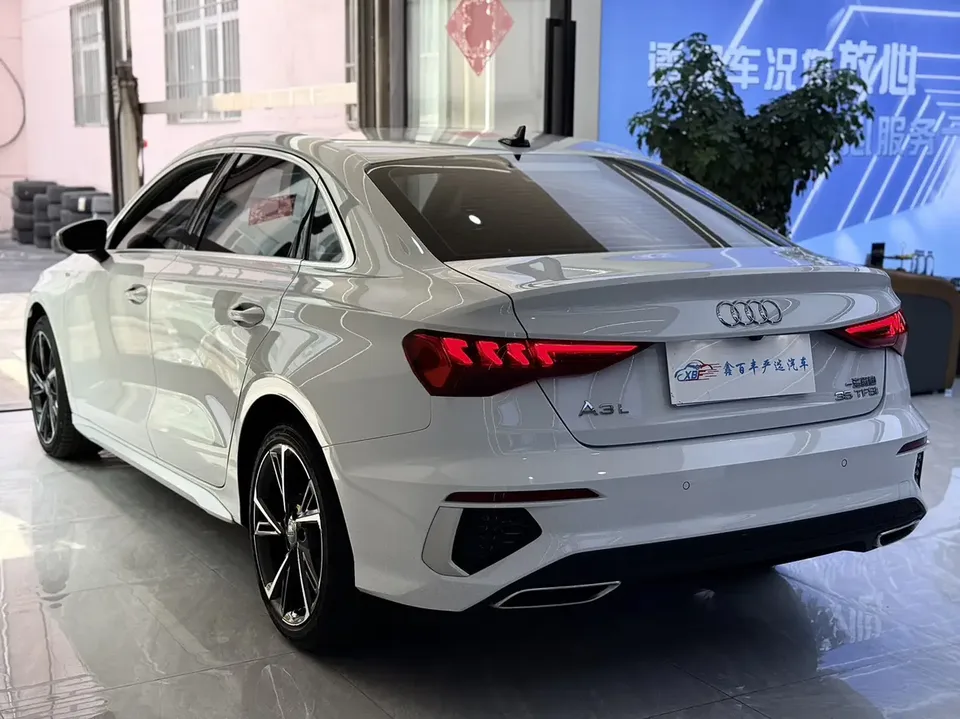 Audi A3 A3L Limousine 35 TFSI Fashion Sports 2022 — миниатюра 4