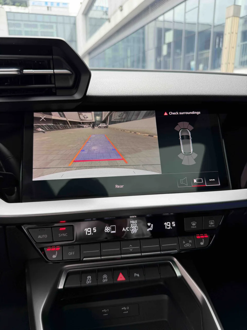 Audi A3 Sportback 35 TFSI stylish and sporty 2022 — миниатюра 4