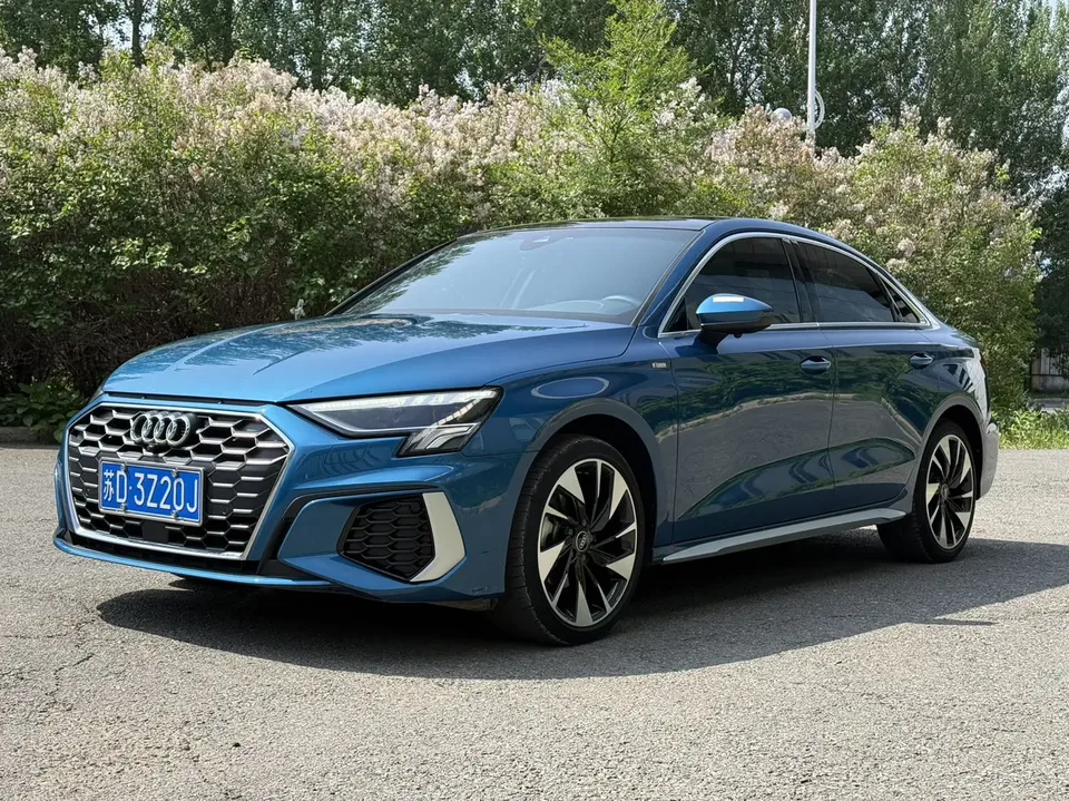 Audi A3 A3 A3L Limousine 35 TFSI Fashion Sports 2022 — photo 1, buy with delivery to Moscow