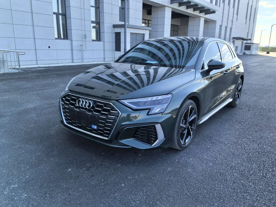 Audi A3 A3 Sportback 35 TFSI stylish and sporty 2023 — photo 1, buy with delivery to Moscow