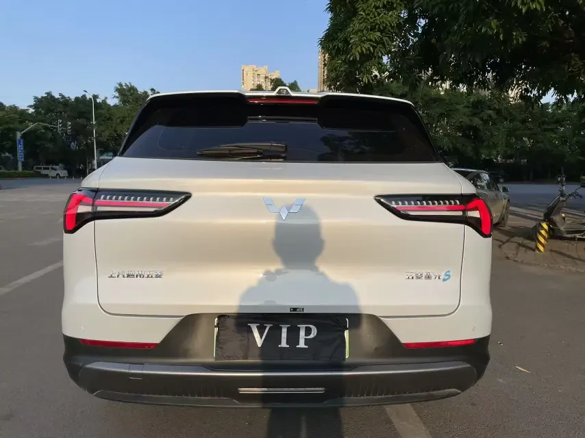 Wuling Starlight S PHEV Wuling Starlight S PHEV 130km Flagship 2024 — thumbnail 2