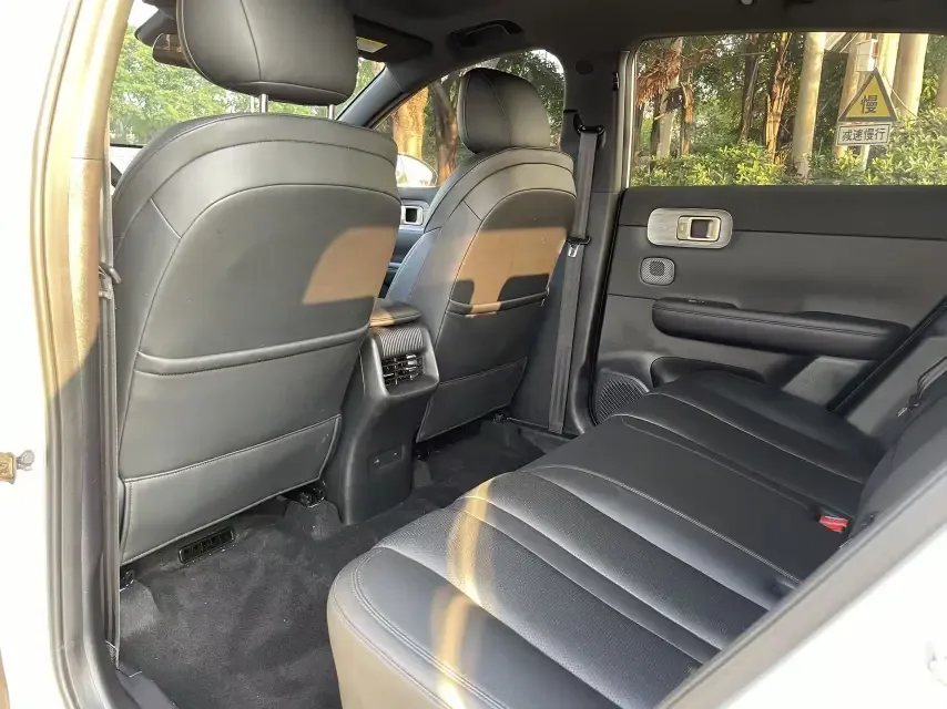 Wuling Starlight S PHEV Wuling Starlight S PHEV 130km Flagship 2024 — thumbnail 3