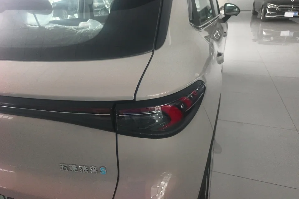 Wuling Bingo PLUS Bingo PLUS 330km 5-seater version 2024 — thumbnail 2