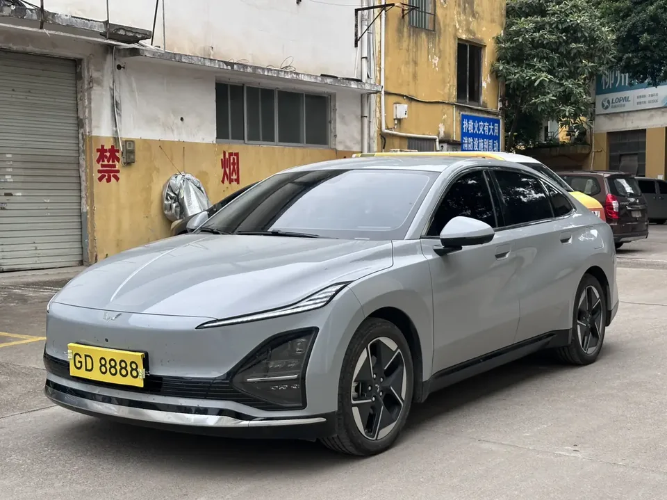 Wuling Starlight EV Starlight EV Co-creation Edition 510 Advanced Edition 2024 — photo 1, buy with delivery to Moscow