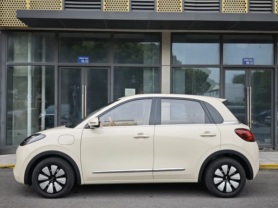 Wuling Bingo Bingo 333KM Lingxi Internet Edition 2025 — миниатюра 3