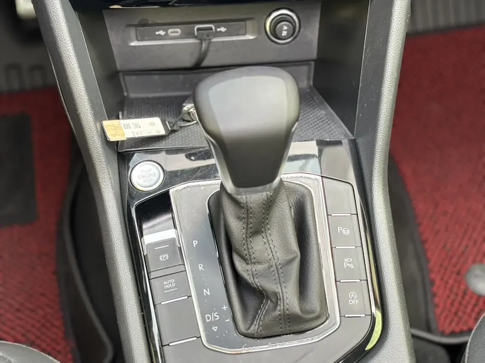 Volkswagen Tiguan L Tiguan L 2022 330TSI Automatic 2WD R-Line Flagship Edition 2022 — миниатюра 3