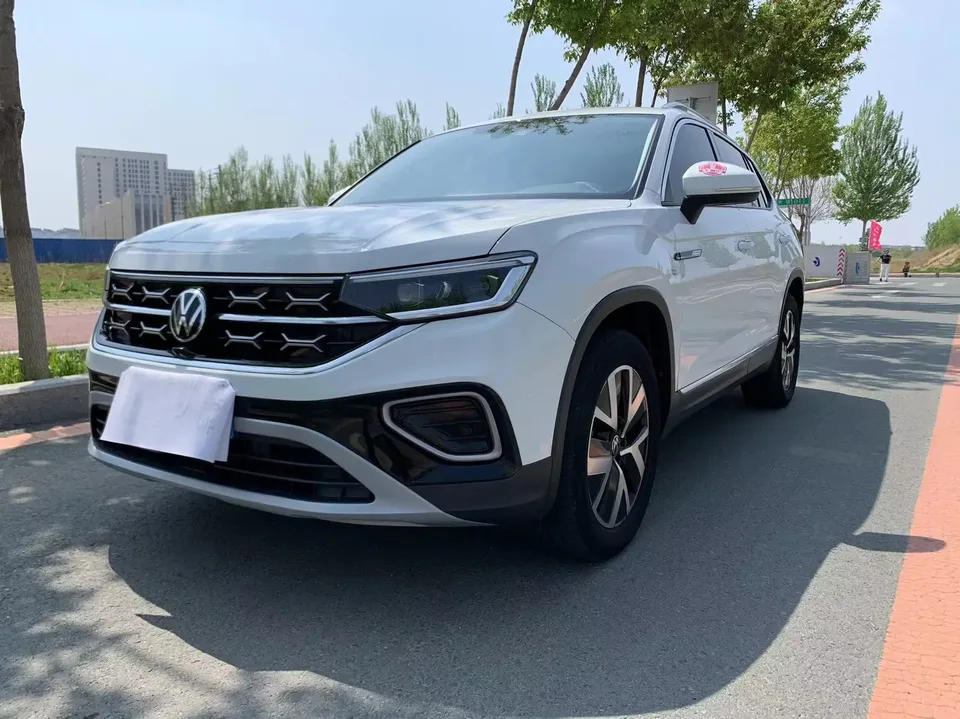 Volkswagen Tayron Tayron Tanyue 2023 280TSI 2WD Luxury Plus Advanced Edition 2023 — photo 1, buy with delivery to Moscow
