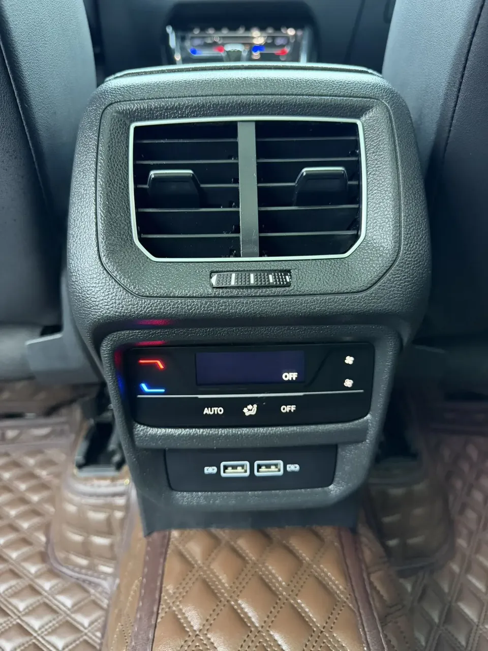 Volkswagen Tayron Tanyue 2023 280TSI 2WD Luxury Plus Advanced Edition 2022 — миниатюра 4