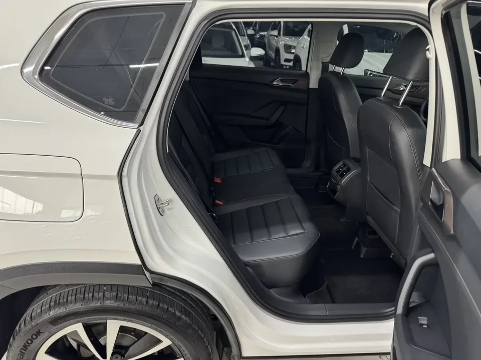 Volkswagen Tharu 2021 Tuyue 280TSI 2WD Luxury Edition PLUS 2022 — миниатюра 4