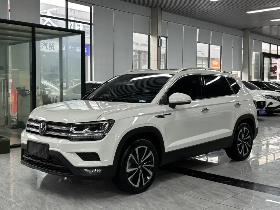 Volkswagen Tharu tuyue 280TSI 2WD Deluxe Edition 2022 — photo 1, buy with delivery to Moscow