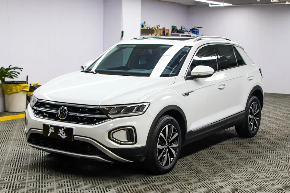 Volkswagen T-Roc T-Roc 280TSI DSG Time Edition 2023 — photo 1, buy with delivery to Moscow