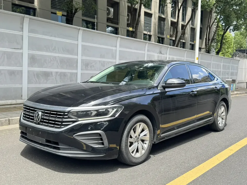 Volkswagen Passat Passat 280TSI Business Edition 2022 — photo 1, buy with delivery to Moscow