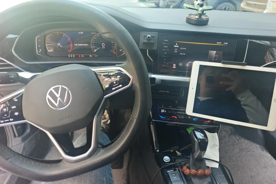 Volkswagen Passat facelift 330TSI Star Elite Edition 2023 — миниатюра 4