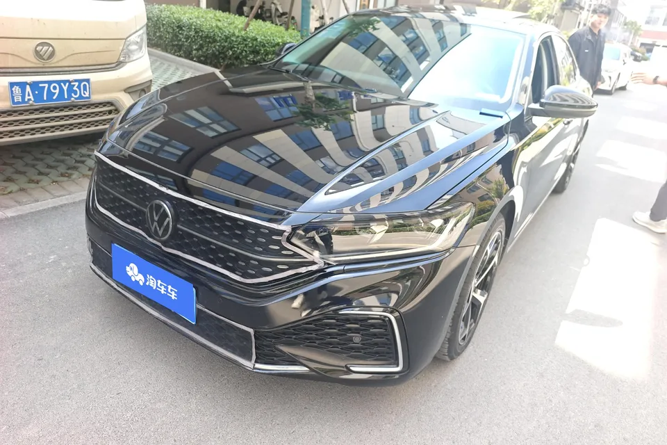 Volkswagen Passat 2023