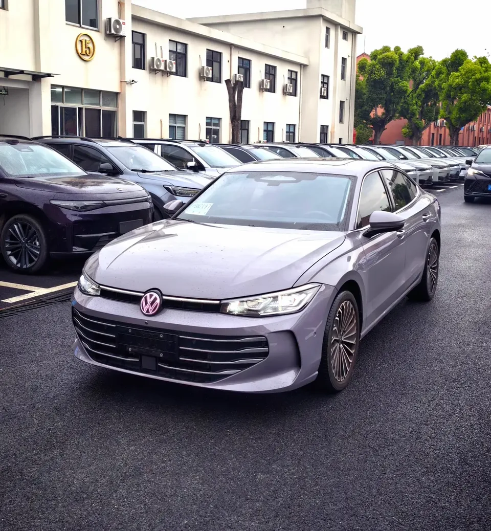 Volkswagen Passat 2024