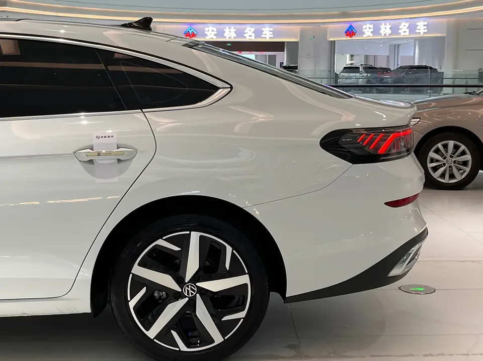 Volkswagen Lamando Lingdu 2024 Lingdu Lingdu L 280TSI DSG Hot Edition 2024 — thumbnail 4