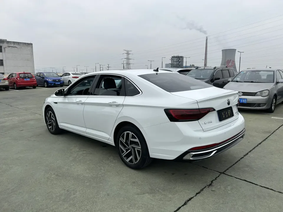 Volkswagen Sagitar 2023 Sagitar 300TSI DSG Beyond Edition 2024 — миниатюра 2