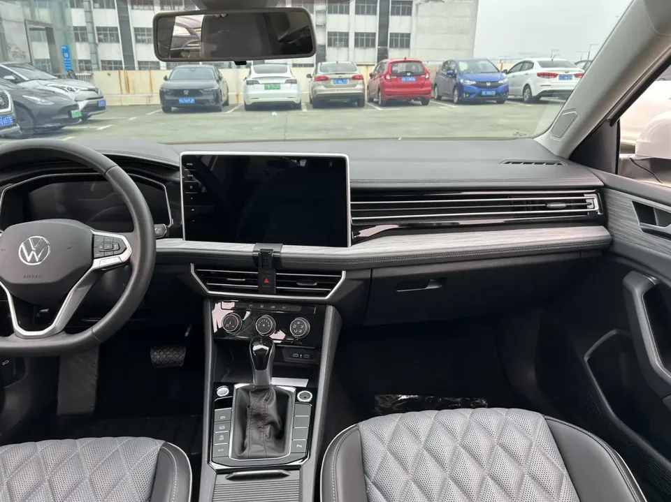 Volkswagen Sagitar 2023 Sagitar 300TSI DSG Beyond Edition 2024 — миниатюра 3