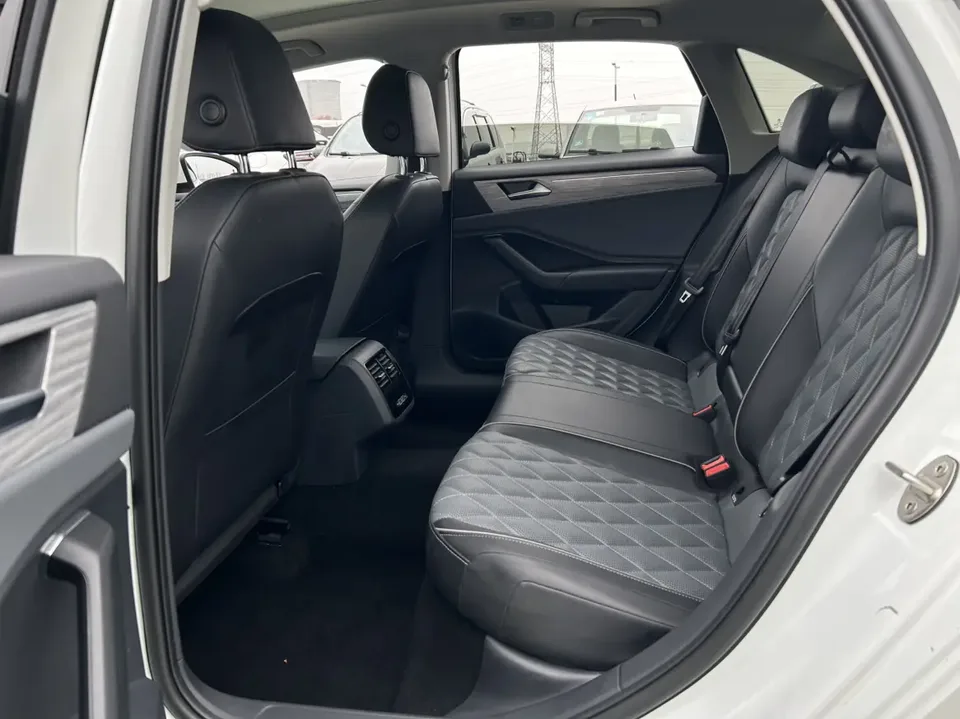 Volkswagen Sagitar 2023 Sagitar 300TSI DSG Beyond Edition 2024 — миниатюра 4