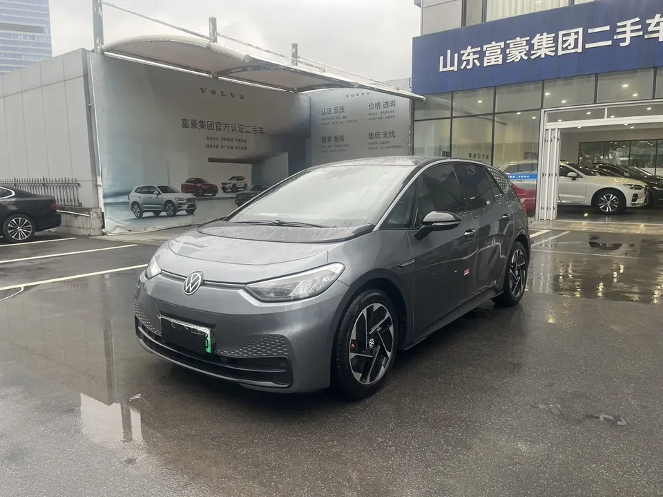 Volkswagen ID.3 ID.3 Volkswagen ID.3 2023 Pure Smart Edition 2023 — photo 1, buy with delivery to Moscow