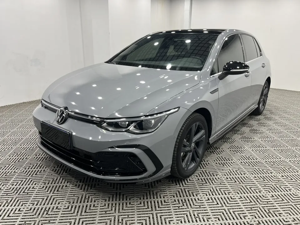 Volkswagen Golf golf 280TSI DSG R-Line Lite 2023 — photo 1, buy with delivery to Moscow
