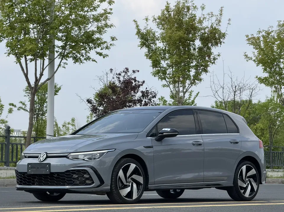 Volkswagen Golf Golf 280TSI DSG R-Line 2022 — photo 1, buy with delivery to Moscow