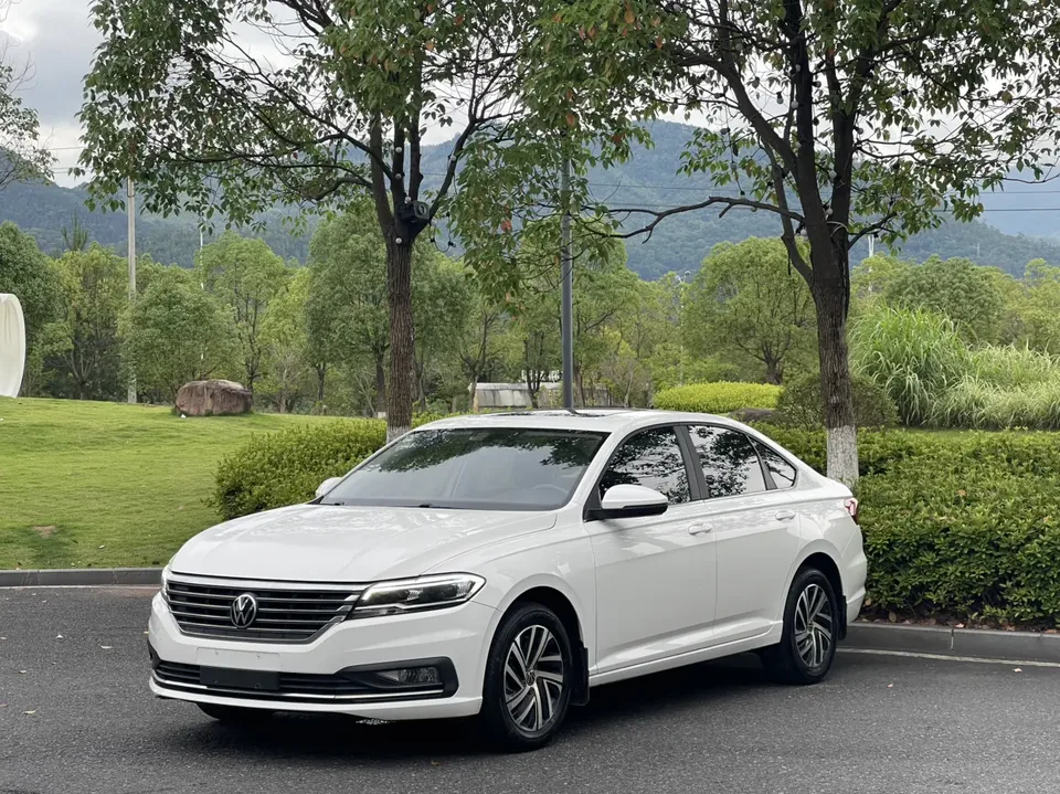 Volkswagen Lavida Lavida Lavida 2022 280TSI DSG Comfort Edition 2022 — photo 1, buy with delivery to Moscow