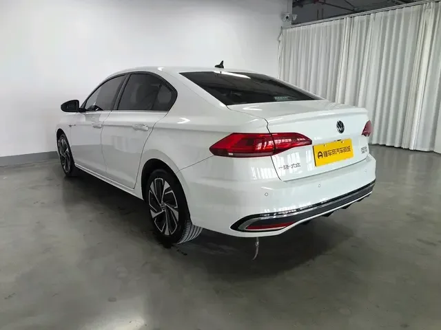 Volkswagen Bora Bora 2023 280TSI DSG Premium Edition 2023 — thumbnail 2