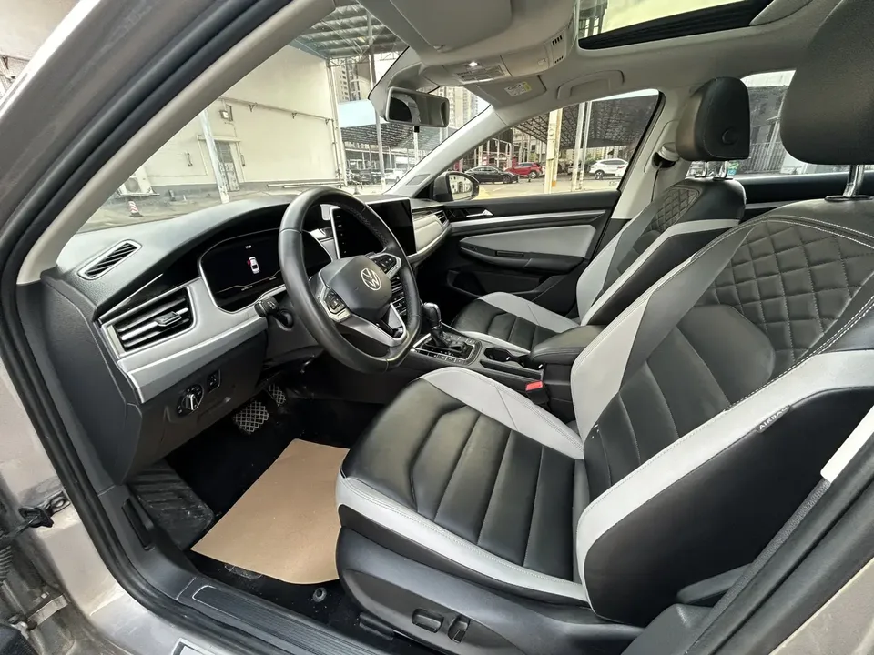 Volkswagen Bora 300TSI DSG Premium Edition 2023 — миниатюра 4
