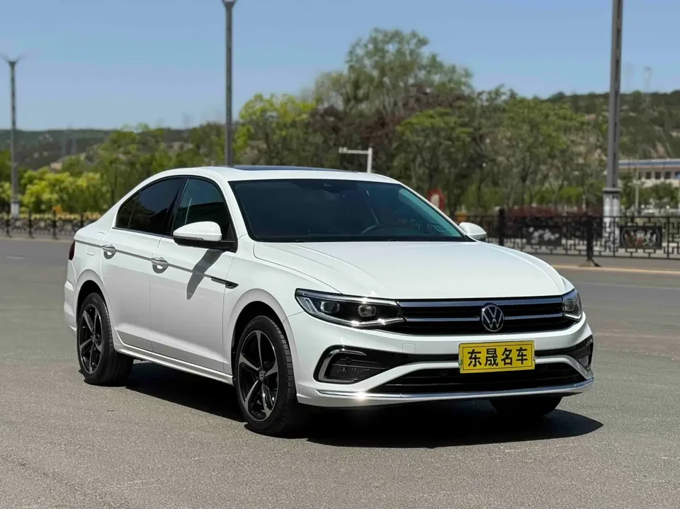 Volkswagen Bora 300TSI DSG Premium Edition 2023 — миниатюра 3