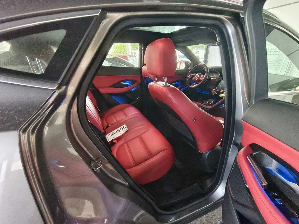 Jaguar E-Pace Jaguar E-PACE 2024 aggressive sports version R-DYNAMIC S 2023 — миниатюра 4
