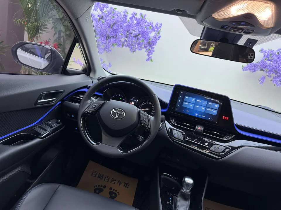 Toyota C-HR 2.0L Luxury Edition 2022 — миниатюра 4