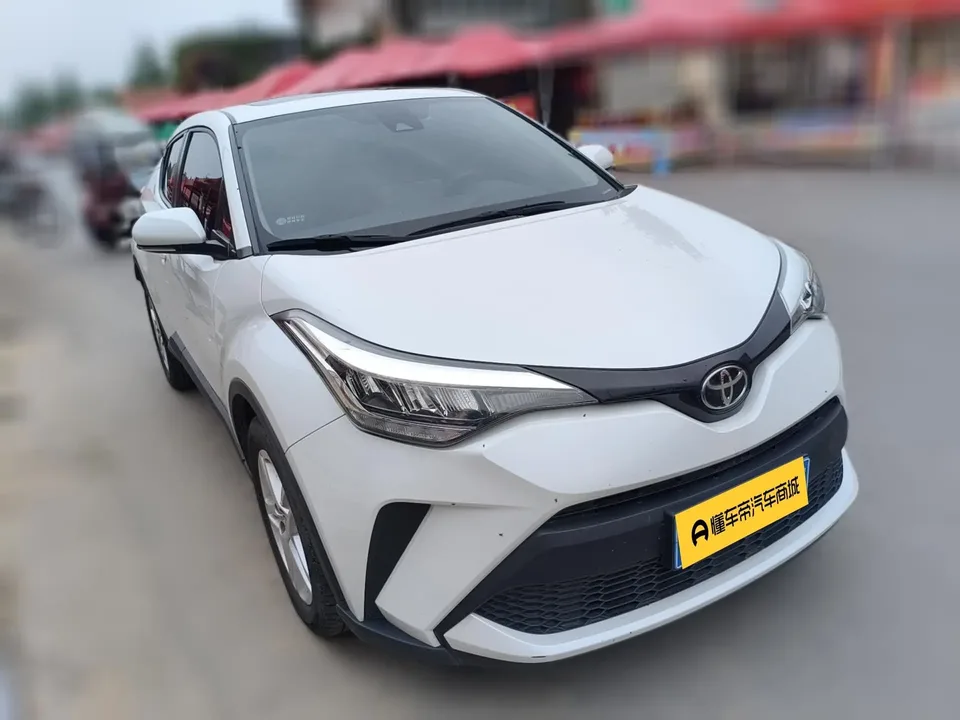Toyota C-HR 2.0L Comfort Edition 2022 — миниатюра 3
