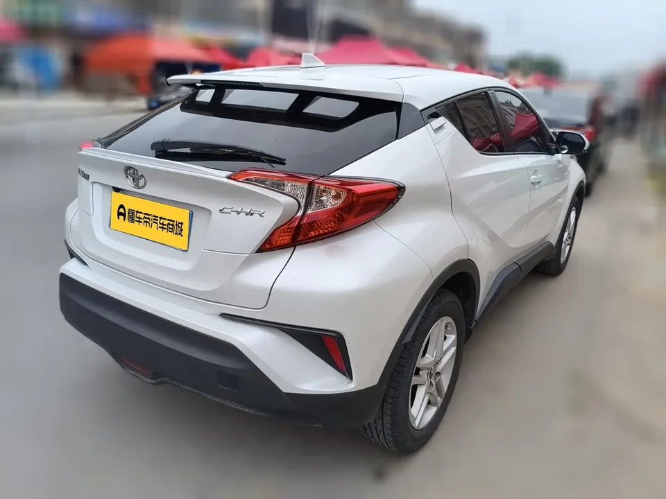 Toyota C-HR 2.0L Comfort Edition 2022 — миниатюра 4