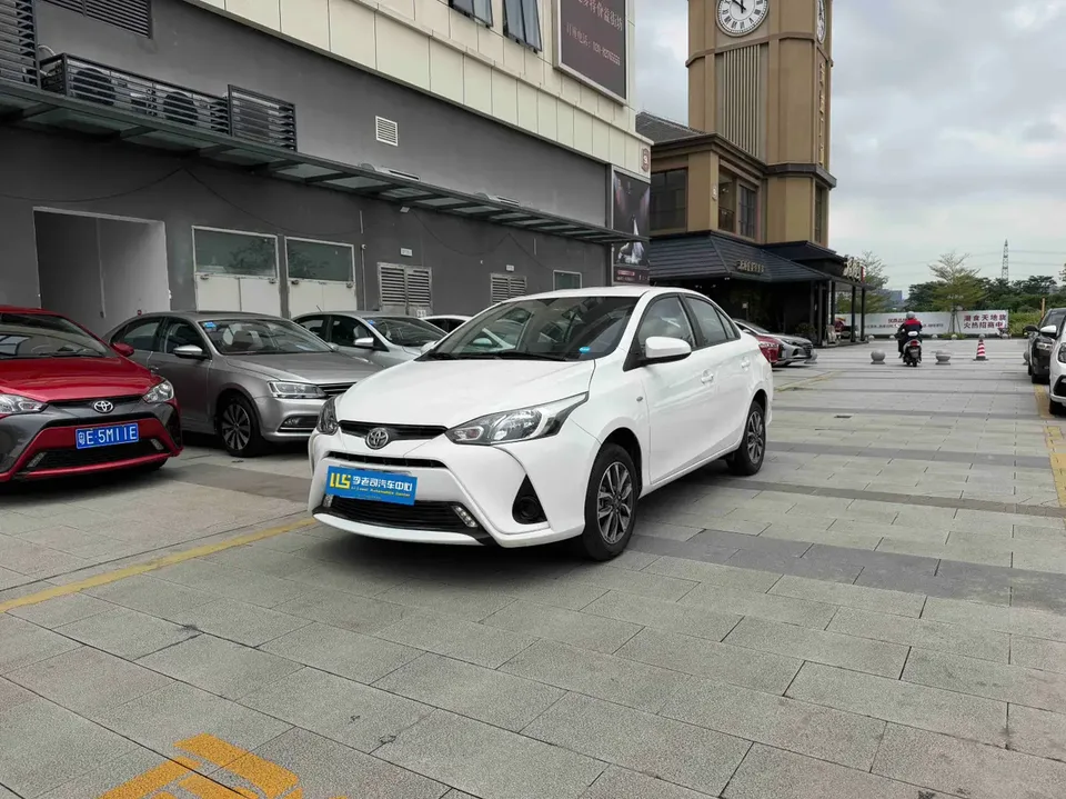 Toyota YARiS L Enjoy YARiS L Enjoy YARiS L enjoys the 2022 1.5L CVT luxury PLUS version 2022 — photo 1, buy with delivery to Moscow