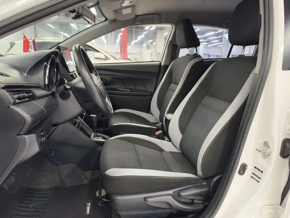Toyota Yaris L YARiS L Zhixuan 2022 Zhixuan X 1.5L CVT luxury PLUS version 2022 — миниатюра 4