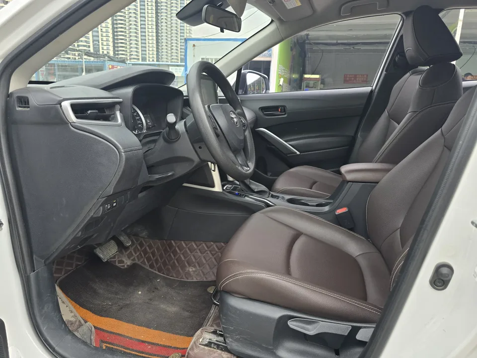 Toyota CorollaCross 2.0L Intelligent Electric Hybrid Dual Engine Pioneer Edition 2023 — миниатюра 5