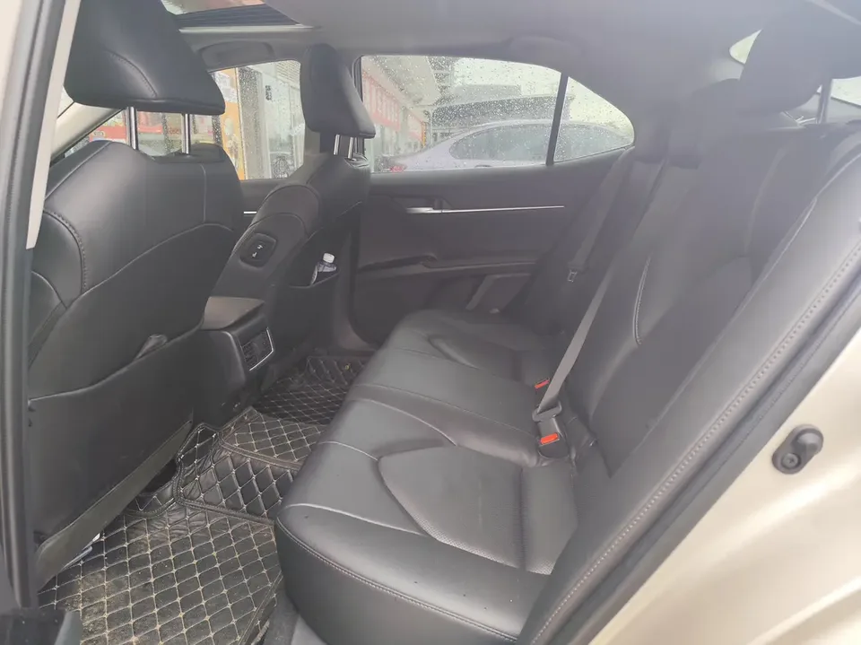 Toyota Camry 2.0G Deluxe Edition 2024 — миниатюра 3