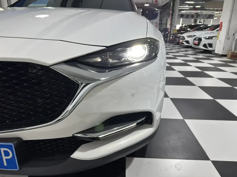 Mazda CX-4 Mazda CX-4 2021 2.0L 2WD Blue Sky Premium Edition 2023 — миниатюра 3