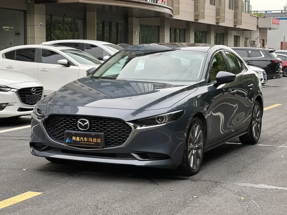 Mazda Axela 2.0L Automatic Premium Edition 2024 — фото 1, купить с доставкой в Москву