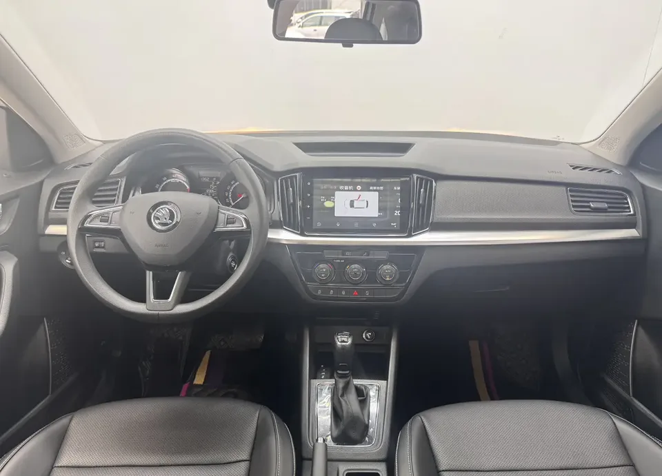 Skoda Comek Comek Kamiq facelift 1.5L automatic comfort version 2023 — thumbnail 3