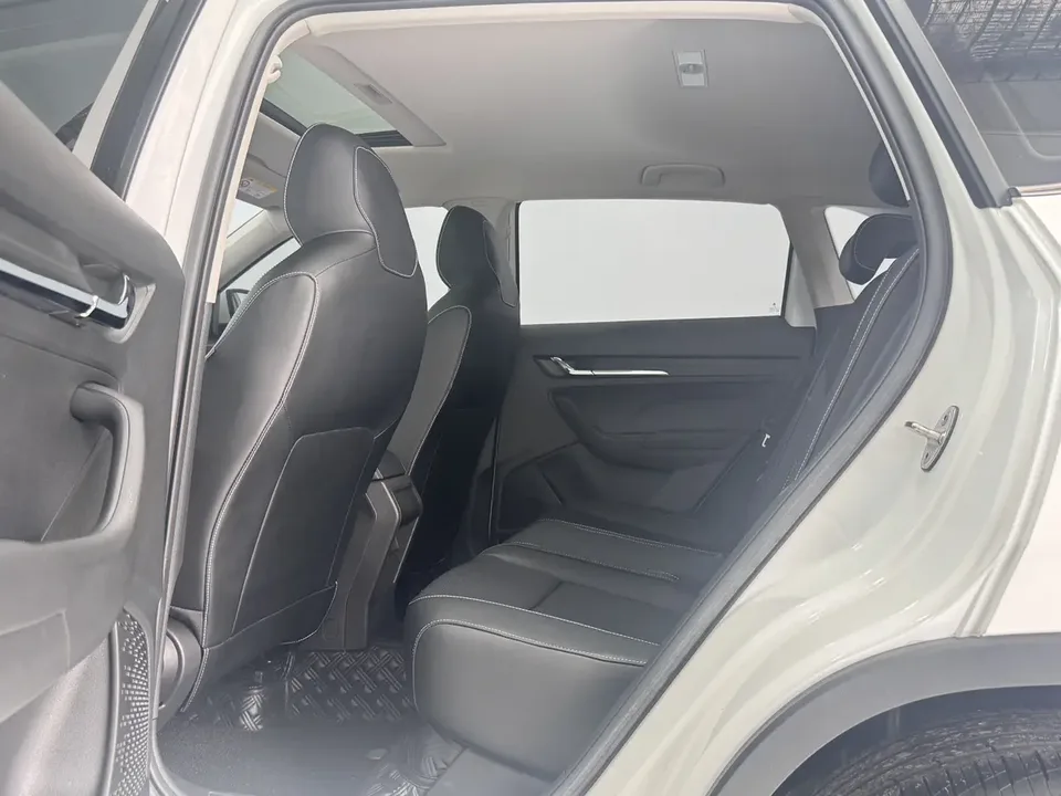 Skoda Comek Comek Kamiq facelift 1.5L automatic comfort version 2023 — thumbnail 4