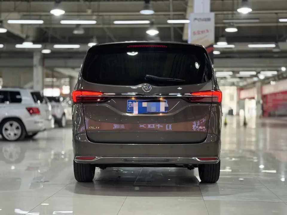 Buick GL8 GL8 Land Business Class 2.0T Luxury Edition 2024 — thumbnail 2