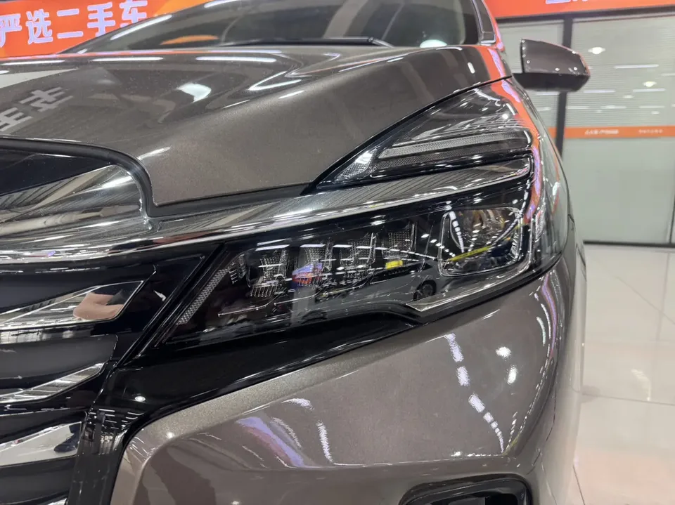 Buick GL8 GL8 Land Business Class 2.0T Luxury Edition 2024 — thumbnail 3