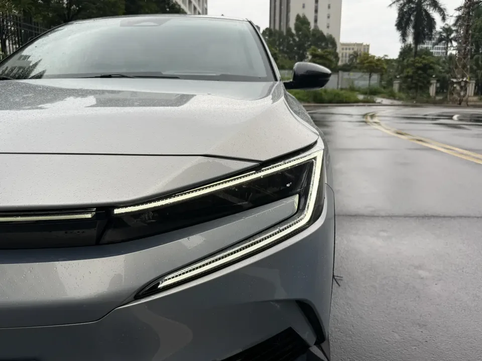 Honda E:NP2 Ji Pai 2 Advanced Edition 2025 — миниатюра 3
